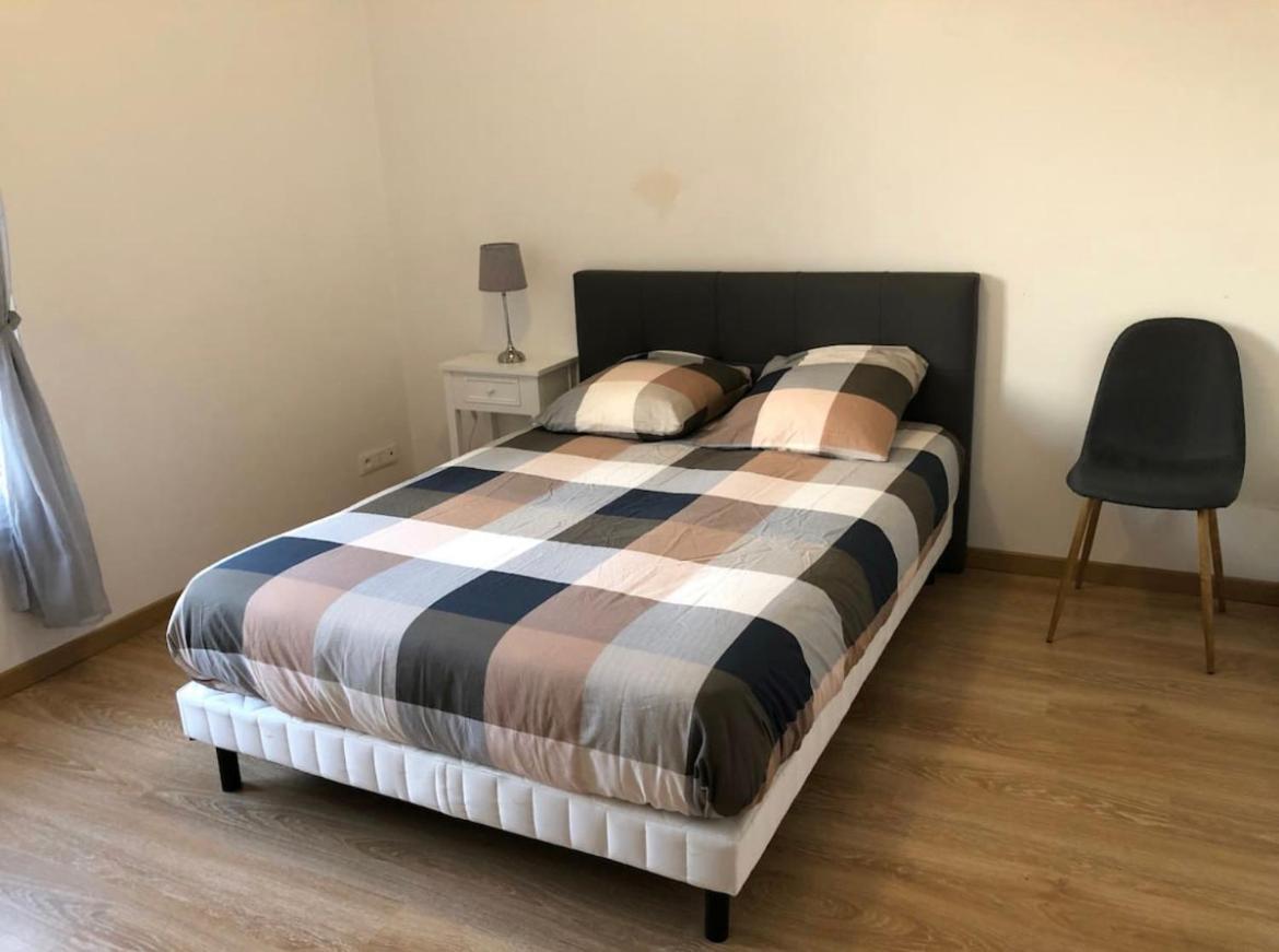 Grand Logement A 300 Metres De La Gare Mantes-la-Jolie Zewnętrze zdjęcie
